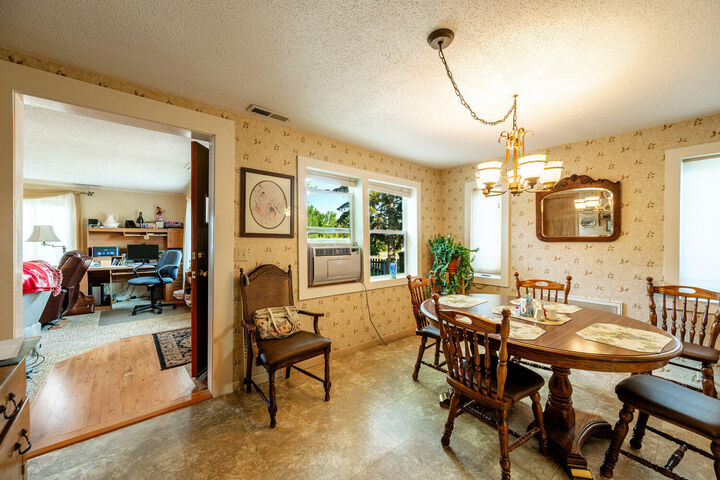 Property Photo: 936 N Carrington Avenue WY 82834