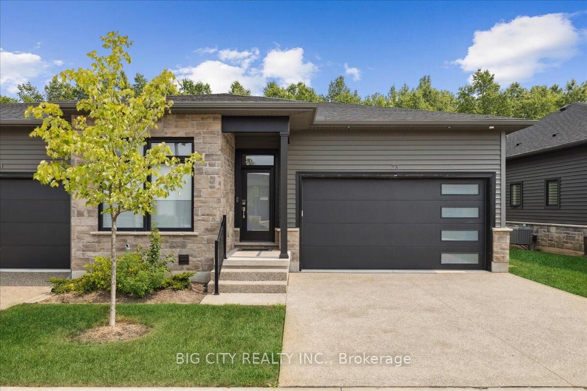 Property Photo: 9150 Willoughby Drive 23 ON L2G 0Z5