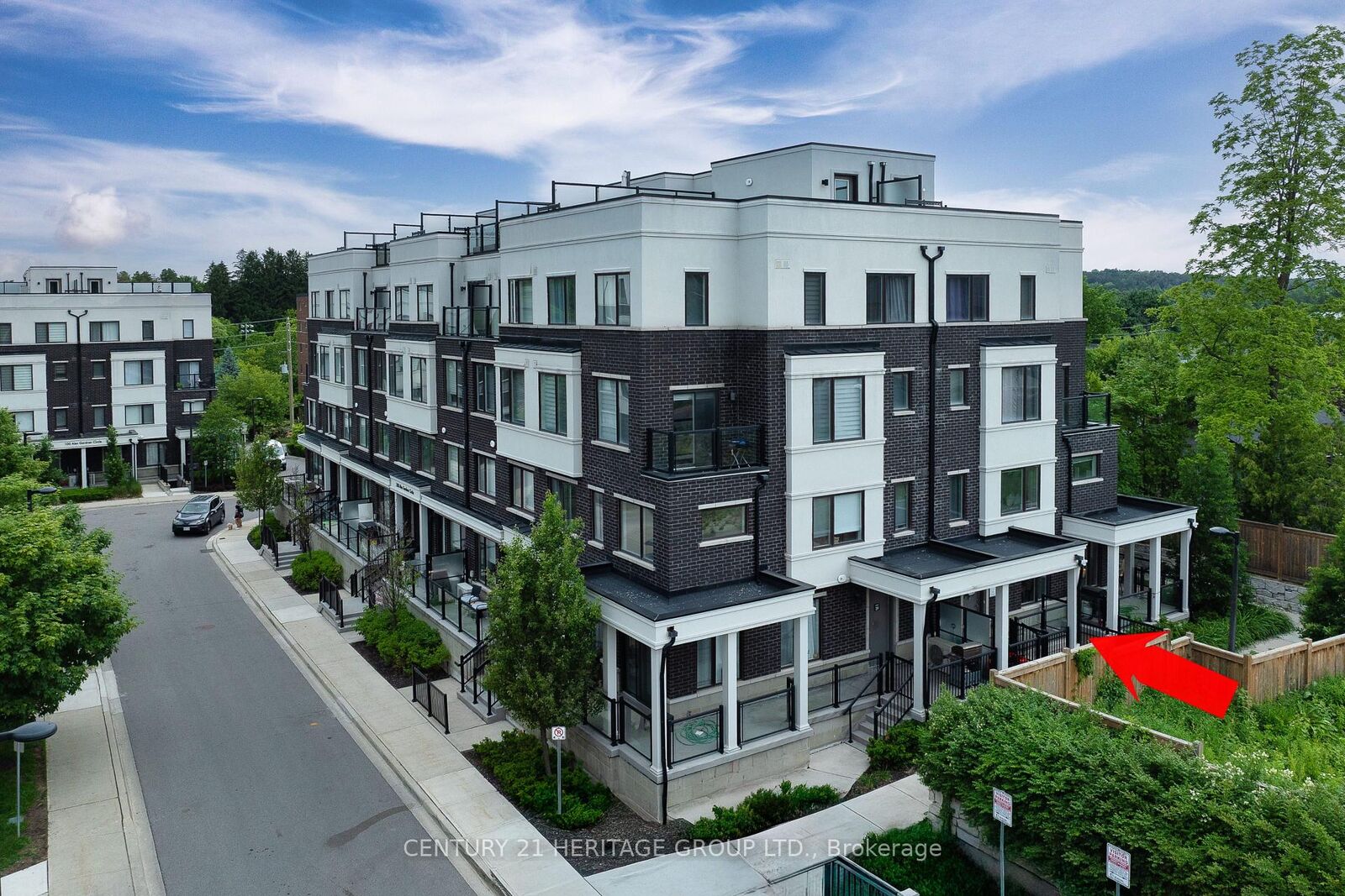 Property Photo:  200 Alex Gardner Circle 27  ON L4G 3G5 