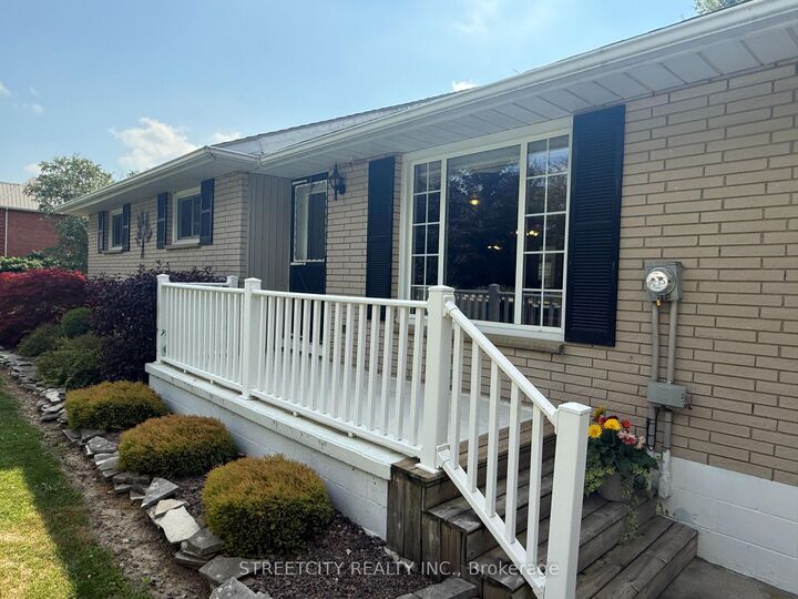 Property Photo: 29422 Dawn Valley Road ON N0P 2M0