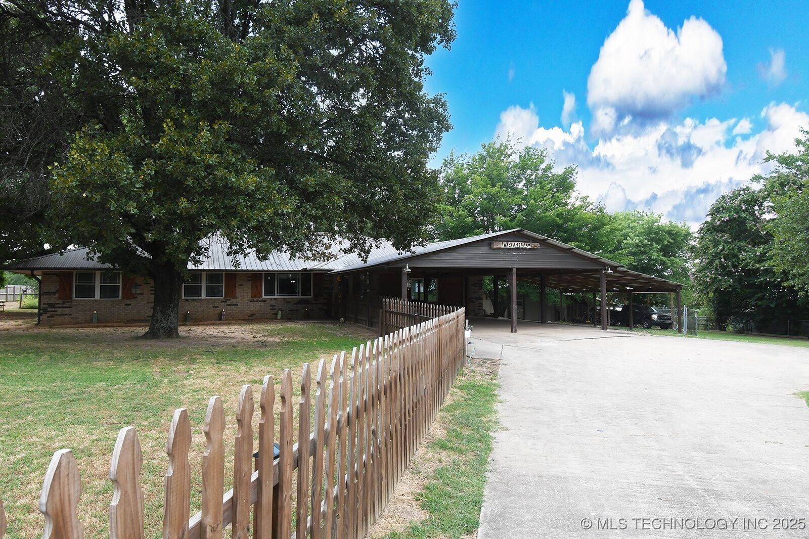 Property Photo: 1108 Maple Lane OK 74462
