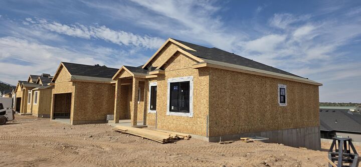 Property Photo: 141 N Sterling Dr (Lot 33 Phs 4 Crescent Hills) UT 84720