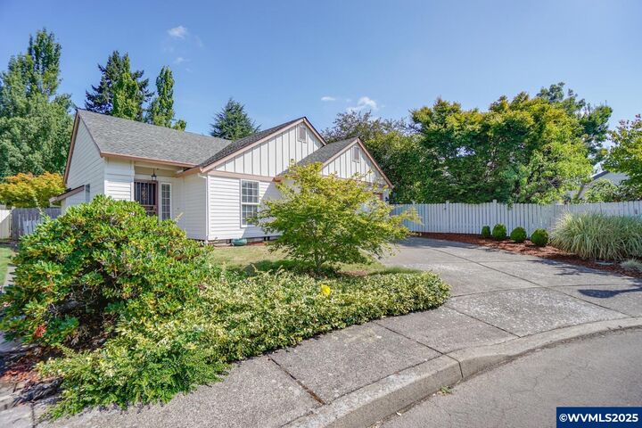 Property Photo: 16914 SE 30th Cir WA 98683
