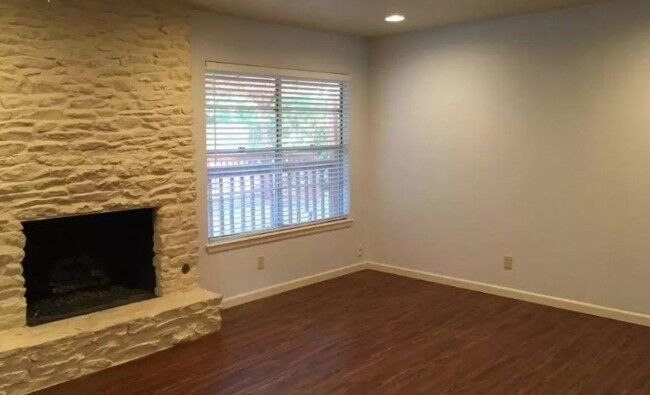 Property Photo: 2102 Pompton Drive Aa TX 78757
