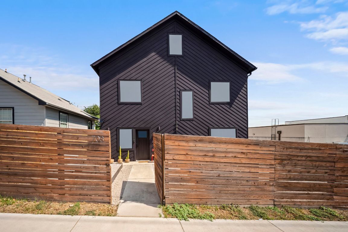 Property Photo: 708 Chicon Street 2 TX 78702