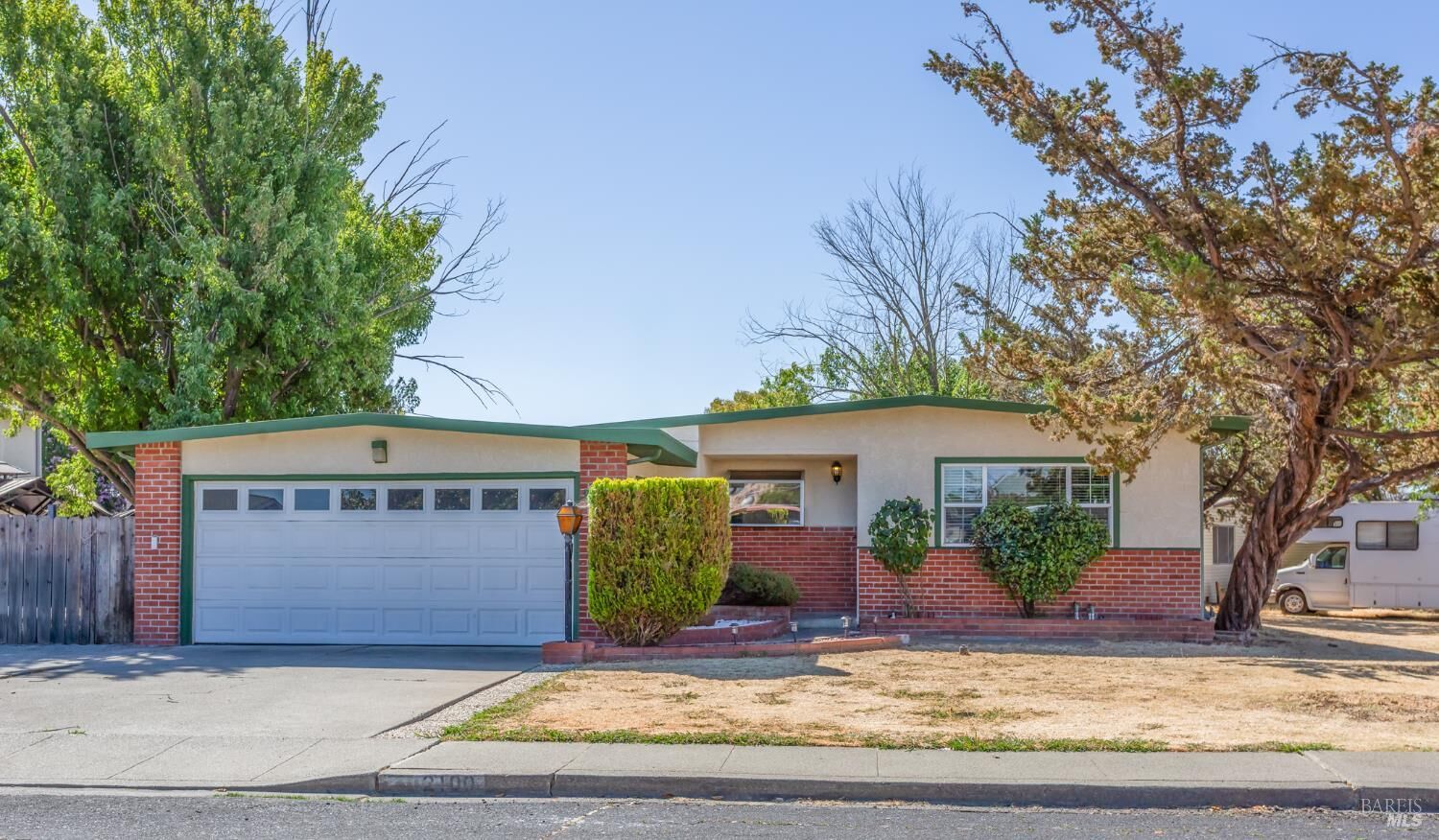 Property Photo:  2100 San Gabriel Street  CA 94533 