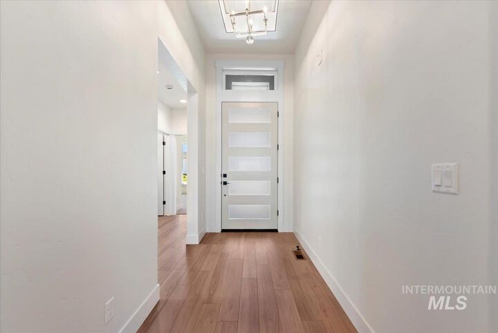 Property Photo: 1122 W Tida ID 83646