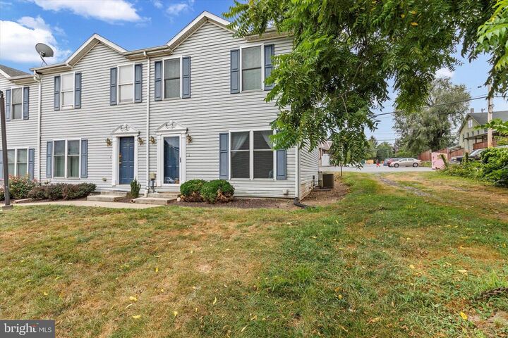 Property Photo: 1102 Market Street 5 PA 17070