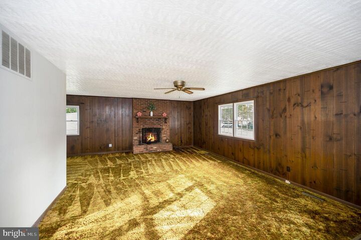 Property Photo: 205 Hamilton Street VA 22408