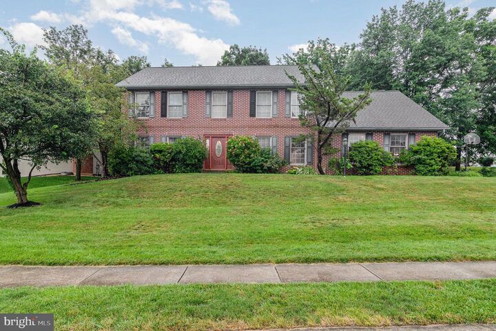 Property Photo: 5865 Fox Street PA 17112