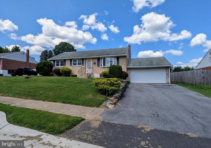 Property Photo: 2505 Faulkland Road DE 19808