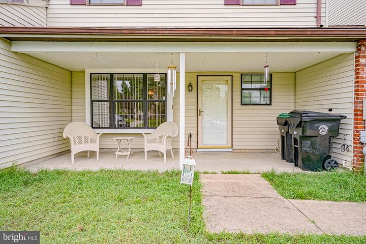 Property Photo:  17 Heywood Lane  NJ 08081 