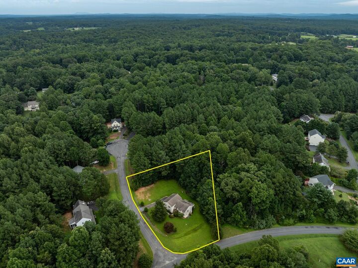 Property Photo:  26 Magnolia Ct  VA 22923 