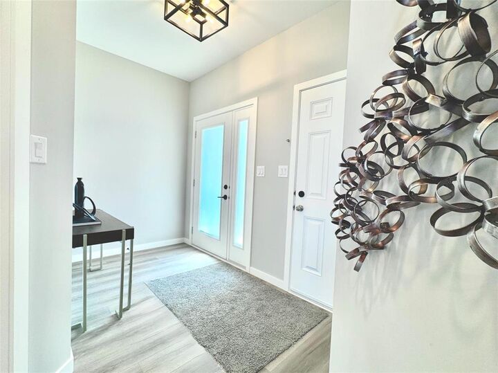 Property Photo: 15 Englemann Cove MB R3Y 2H7