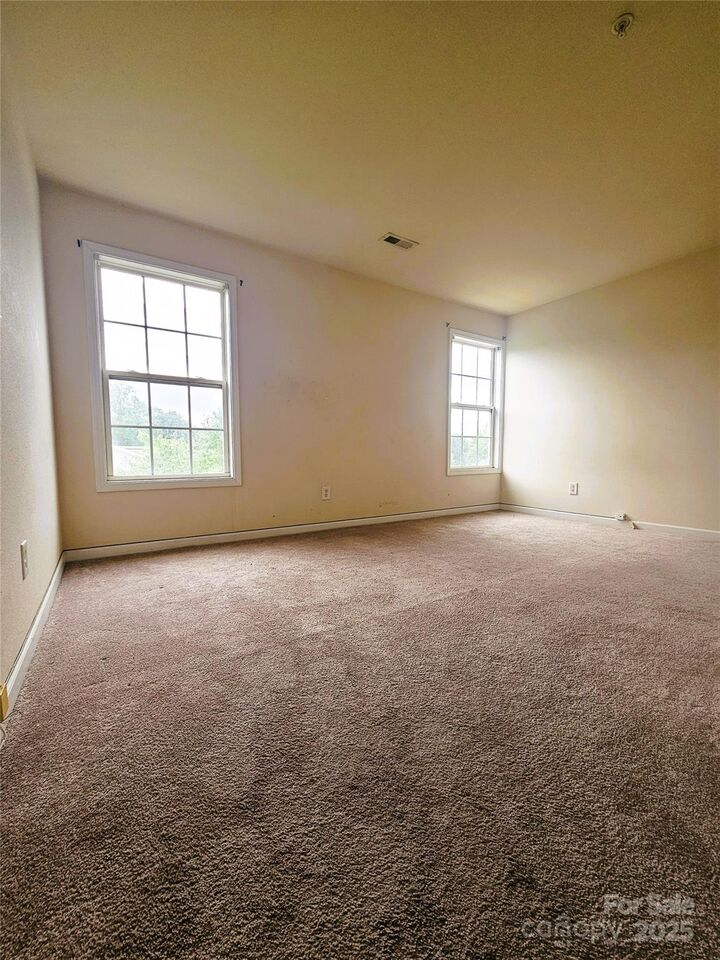 Property Photo:  1162 Plaza Walk Drive  NC 28215 