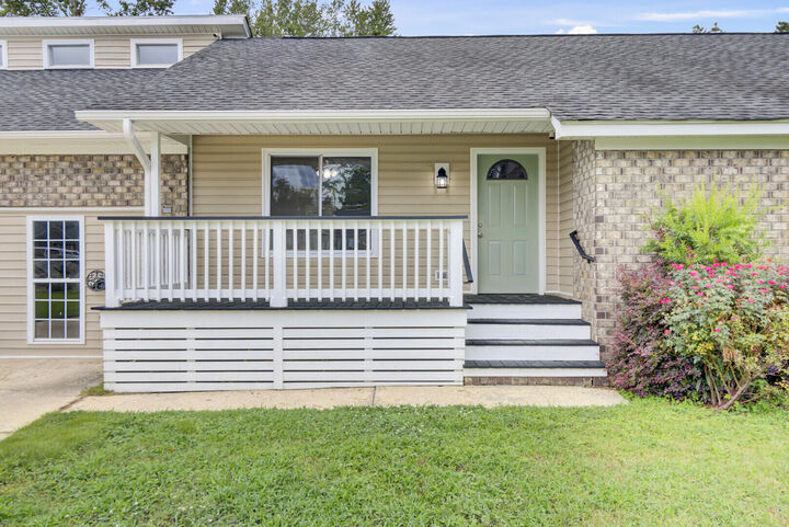 Property Photo: 1012 Red Pines Road SC 29456