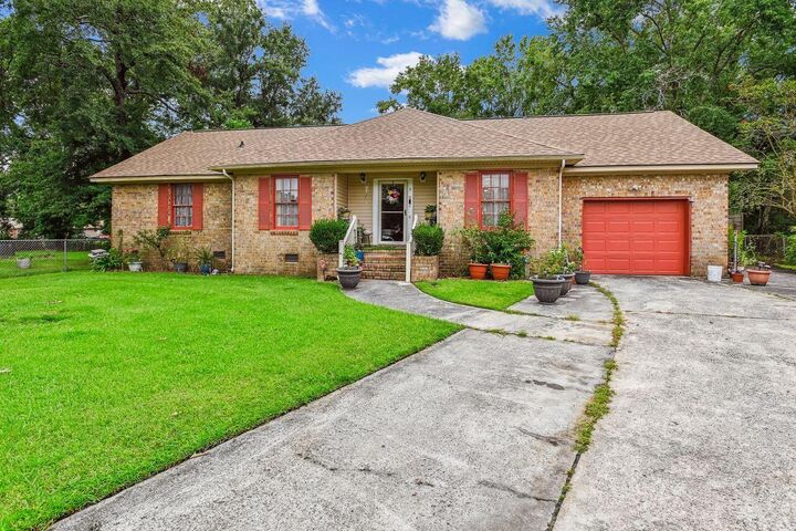 Property Photo:  902 Knee Pines Court  SC 29456 