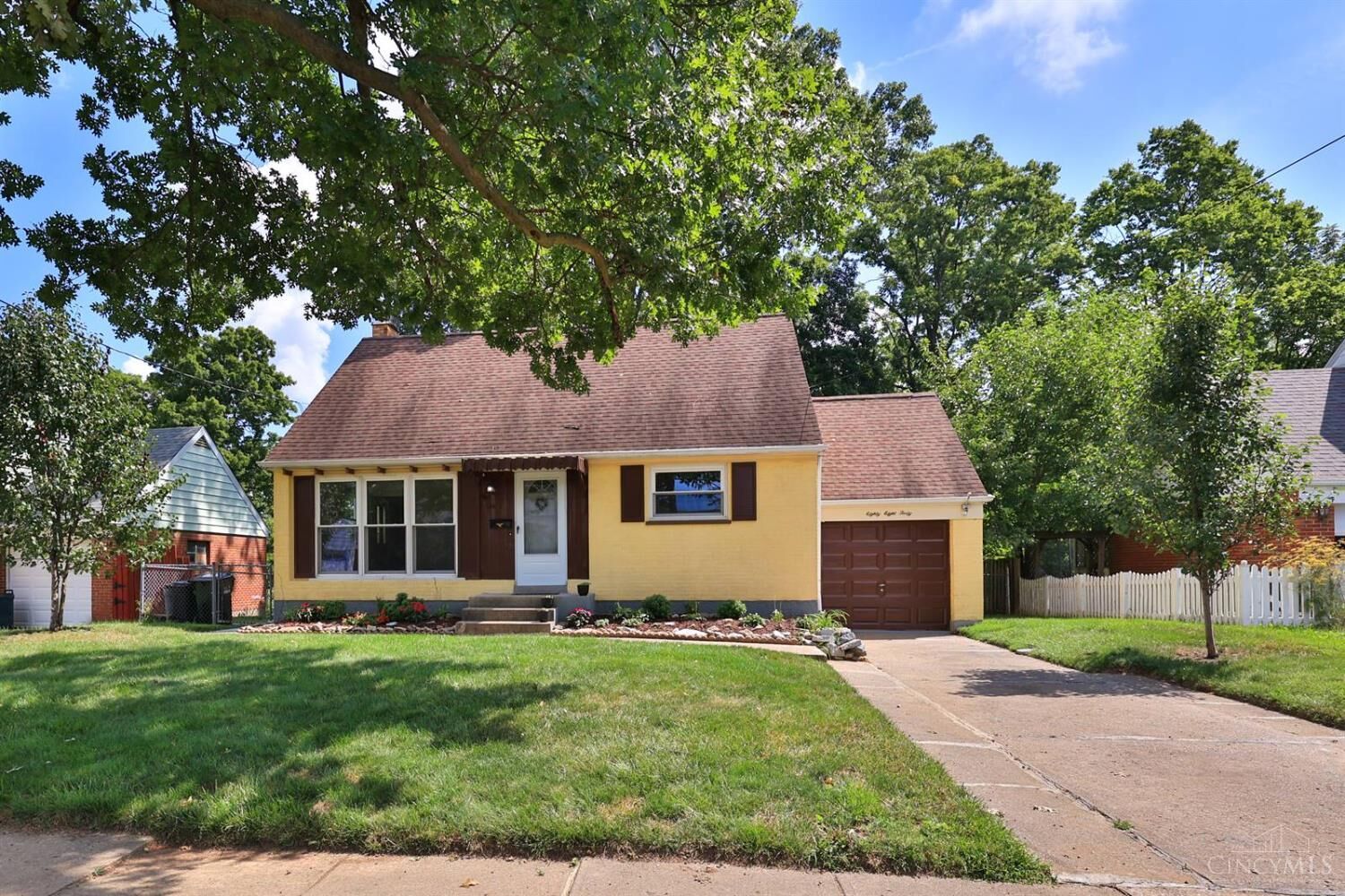 Property Photo: 8840 Cottonwood Drive OH 45231
