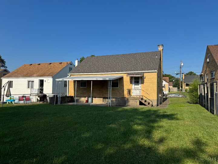 Property Photo: 3558 Neiheisel Avenue OH 45248