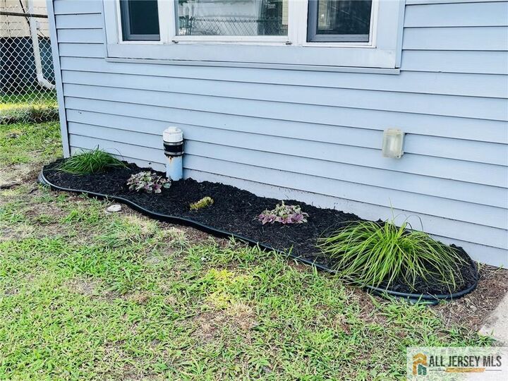 Property Photo:  295 Norwood Avenue  NJ 08879 