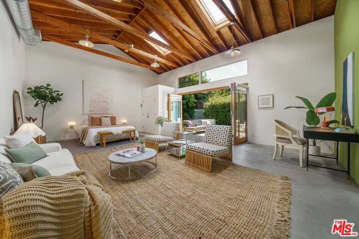 12432 Hesby St  Valley Village CA 91607 photo