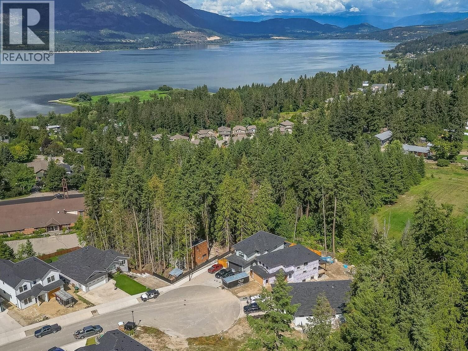 Property Photo:  1450 21 Street  BC V1E 0G8 