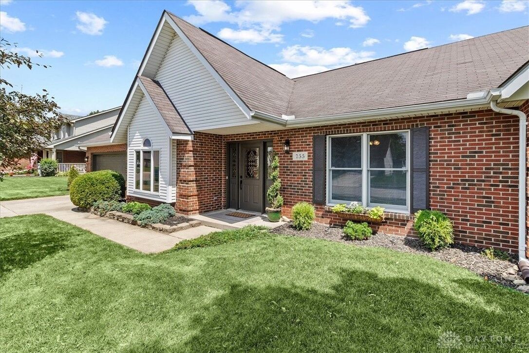 Property Photo:  755 Willow Creek Way  OH 45373