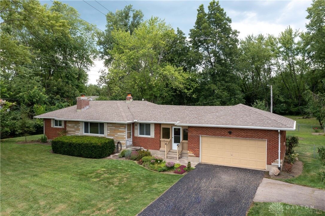 Property Photo:  553 E Spring Valley Pike  OH 45458 
