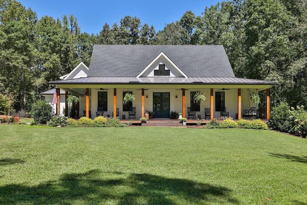 Property Photo: 889 Freehome Road GA 30115