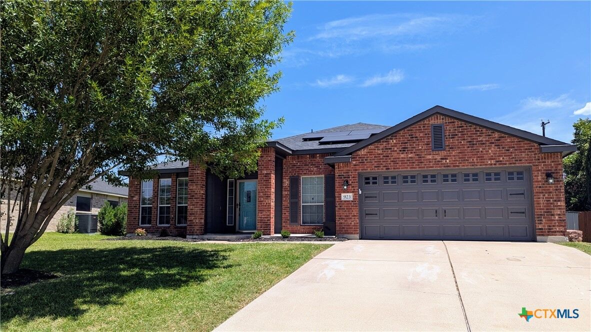 Property Photo:  923 Mustang Trail  TX 76548 