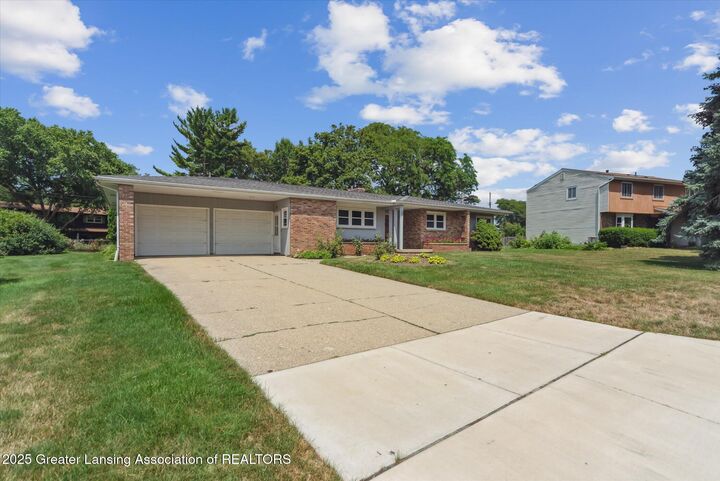 Property Photo: 3301 Melody Lane MI 48912