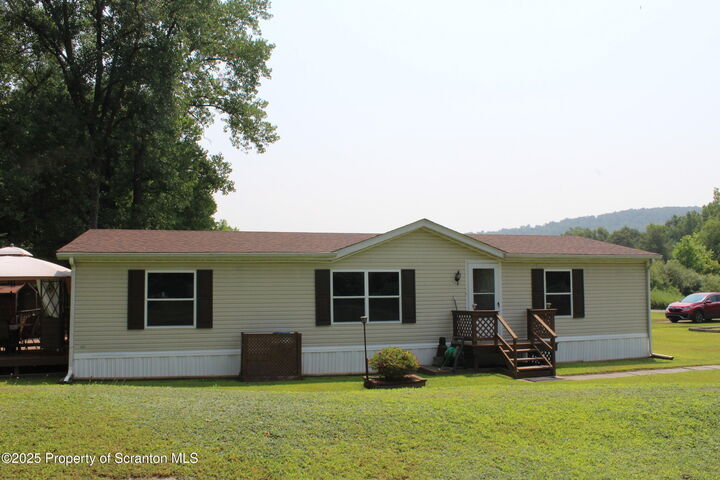 137 Stapleton Estate  Factoryville PA 18419 photo