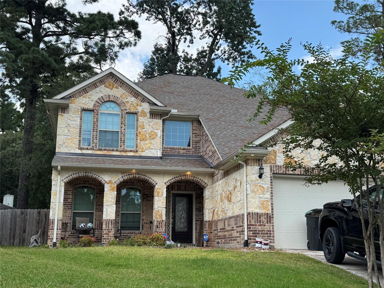 Property Photo: 3210 Pine Hollow Circle TX 77356
