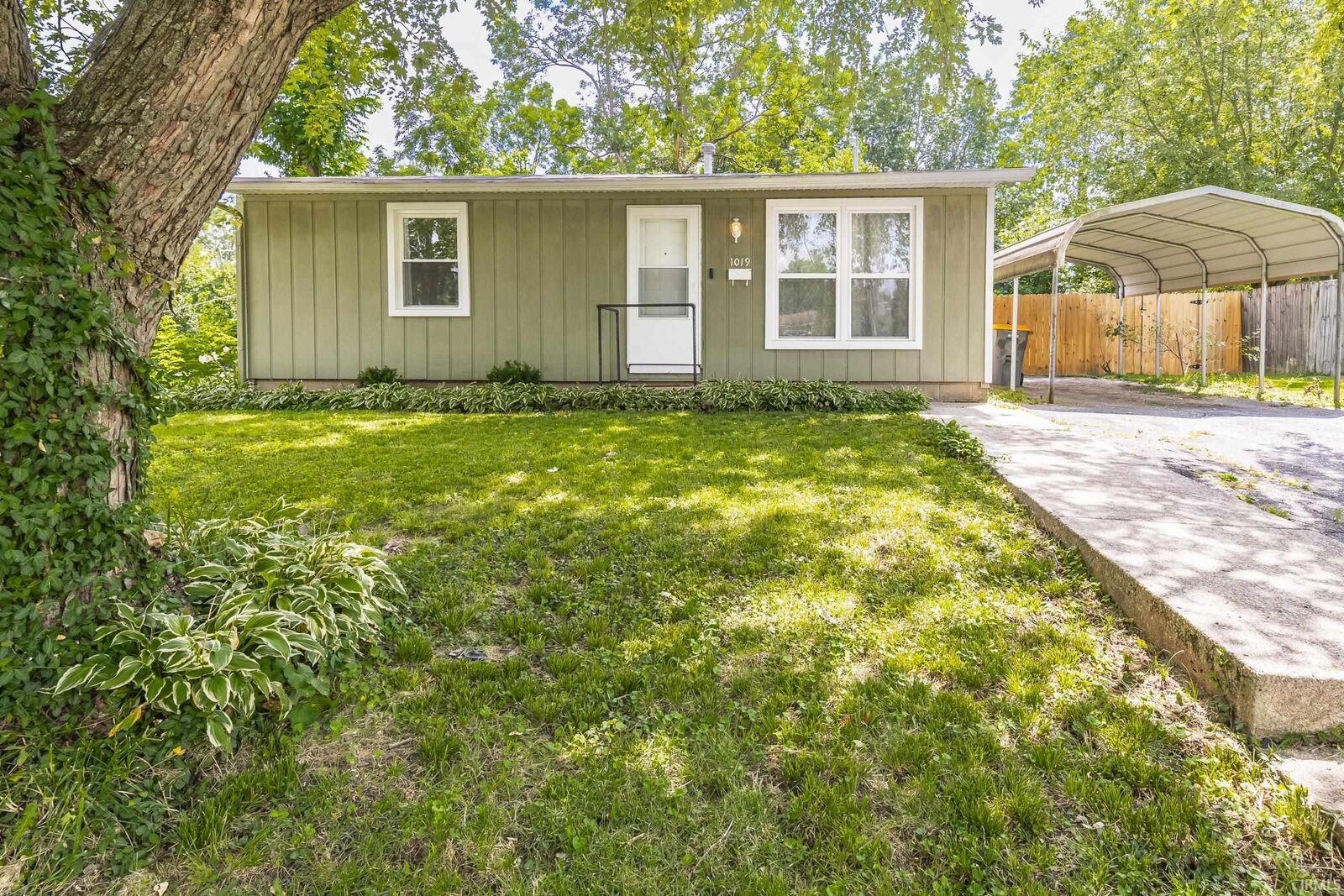 Property Photo:  1019 N Orris Drive  IN 47404-3361 