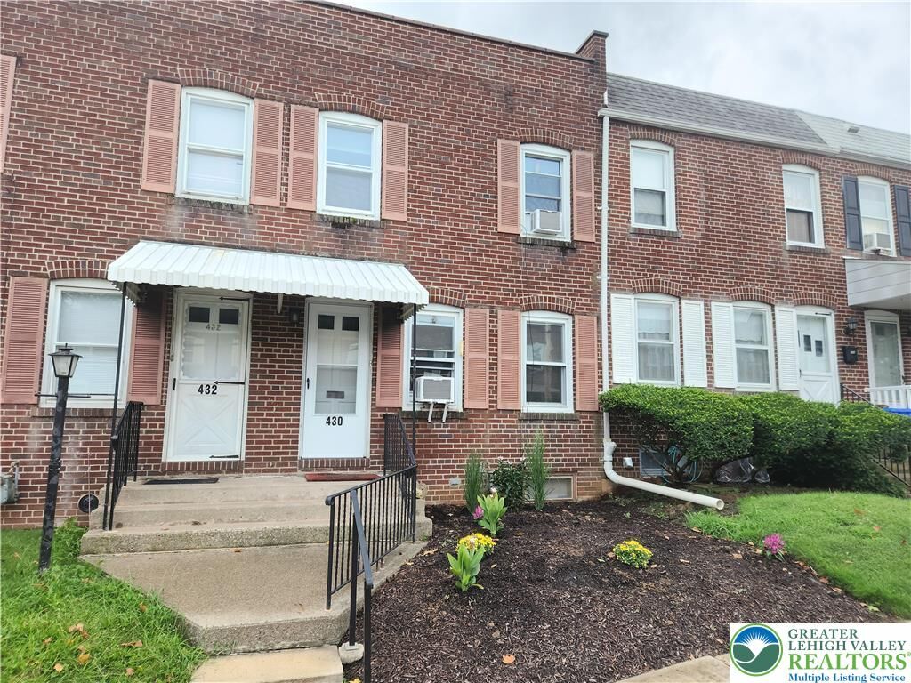 Property Photo:  430 Garrison Street  PA 18018 