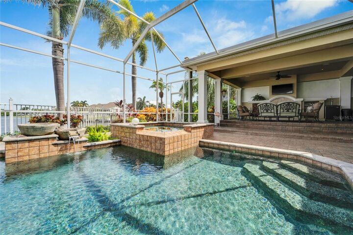 Property Photo: 517 Mirabay Boulevard FL 33572