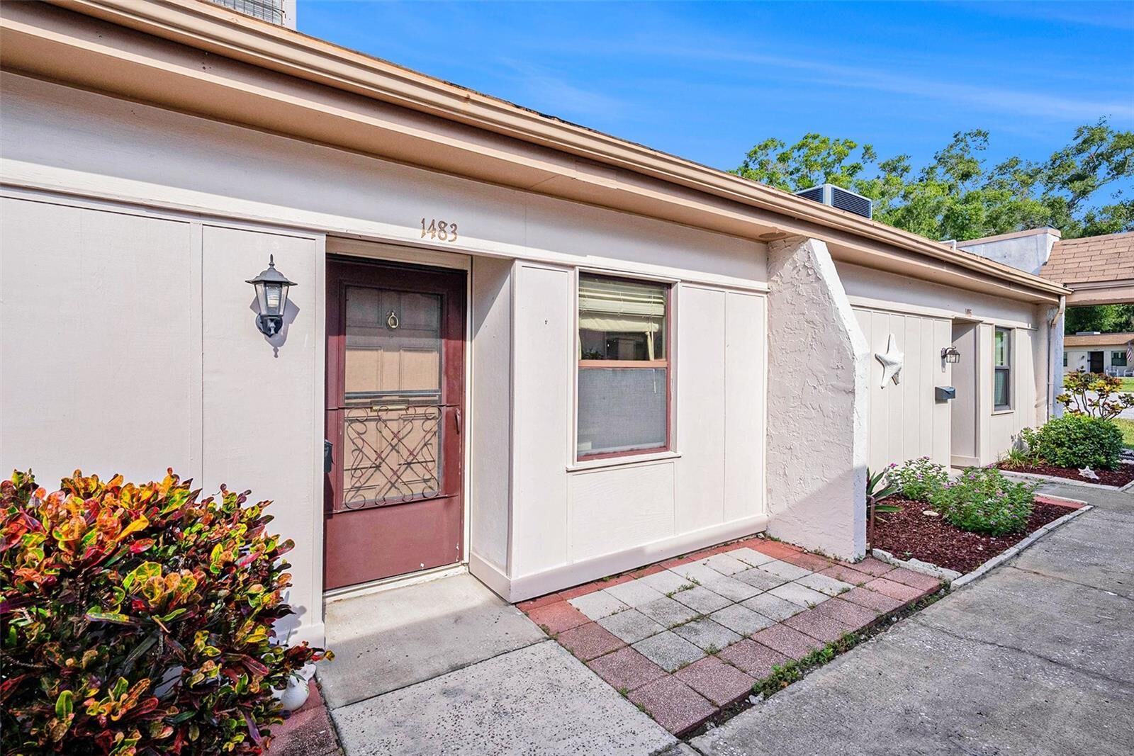 Property Photo:  1483 Feather Drive  FL 33759 