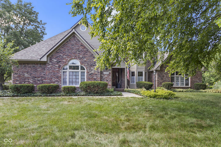 Property Photo: 12980 Fawns Dell Place IN 46038