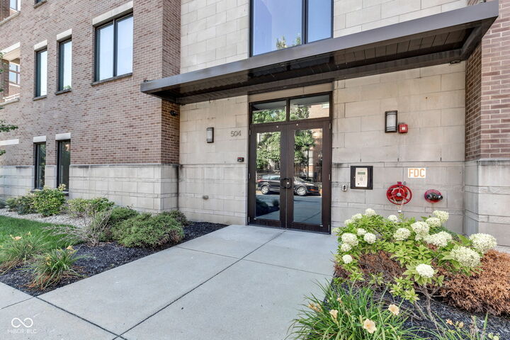 Property Photo: 504 N Park Avenue 6 IN 46202
