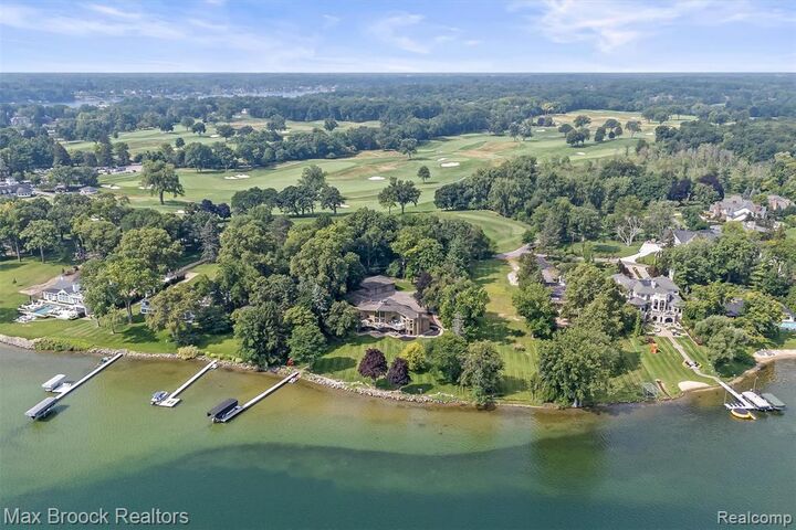 Property Photo: 3333 W Shore Drive MI 48324 2372