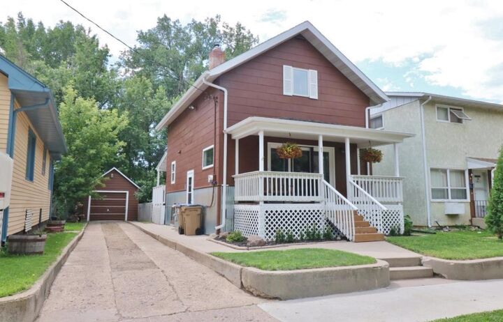 Property Photo: 1 8th Ave. NW ND 58703