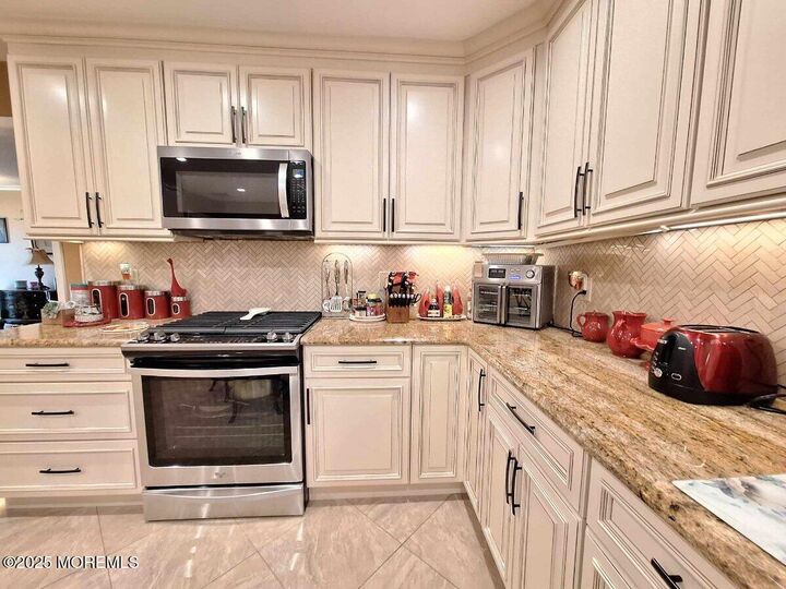 466 Brook Avenue  Sayreville NJ 08872 photo