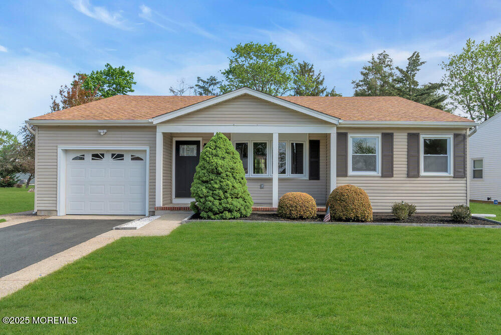 Property Photo:  10 Norfolk Drive  NJ 08757 