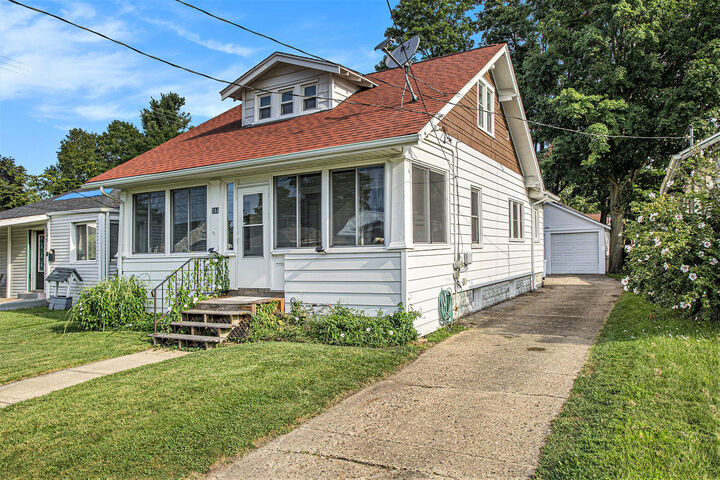 Property Photo:  184 W Territorial Road  MI 49015 