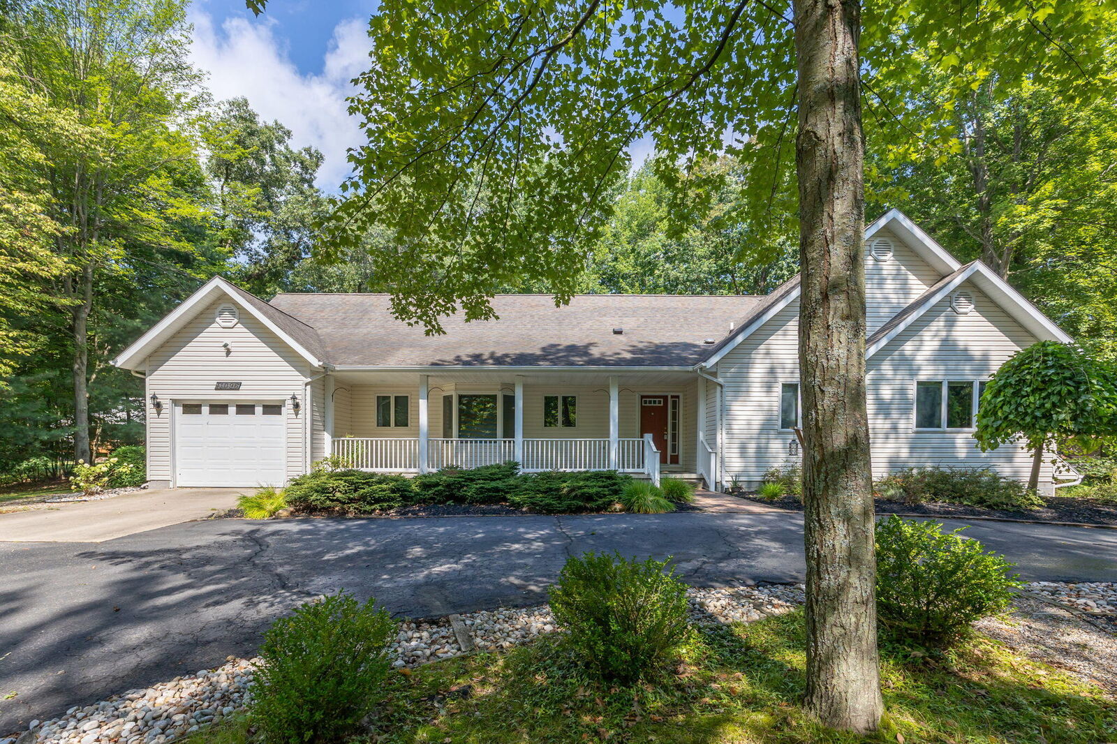 Property Photo:  11096 Rambling Way  MI 49346 