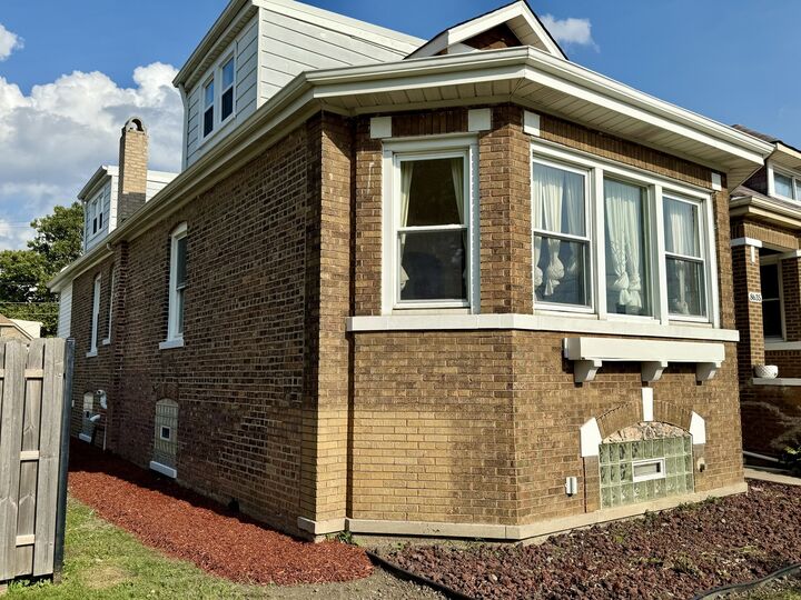 Property Photo:  8633 S Hermitage Avenue  IL 60620 