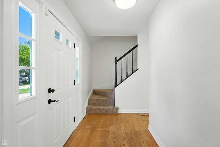Property Photo: 1113 Lockwood Drive IL 60089