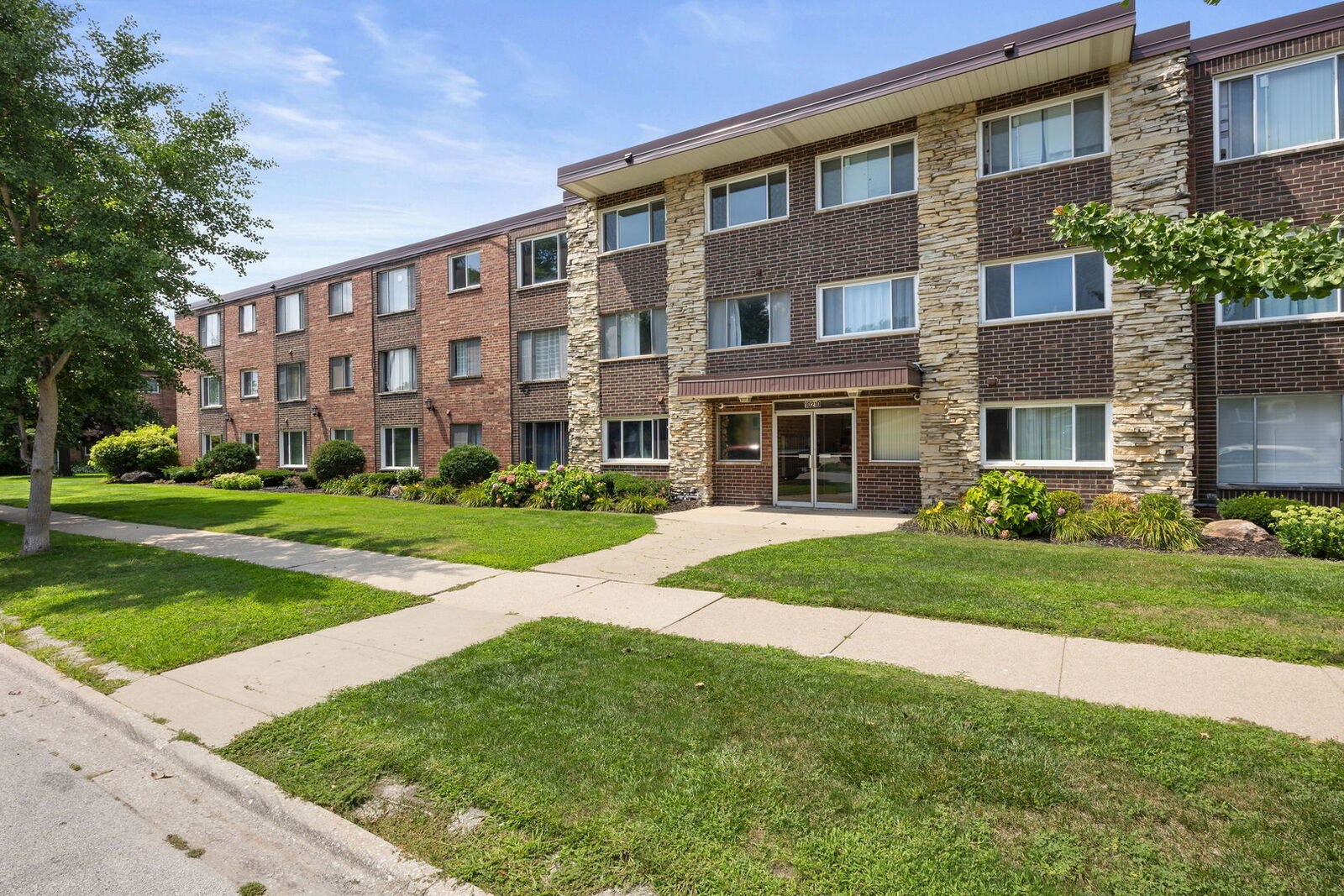 Property Photo: 10210 Washington Avenue 305 IL 60453