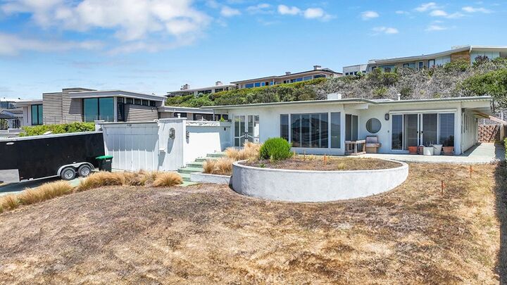 Property Photo: 1106 Goldenrod Avenue CA 92625