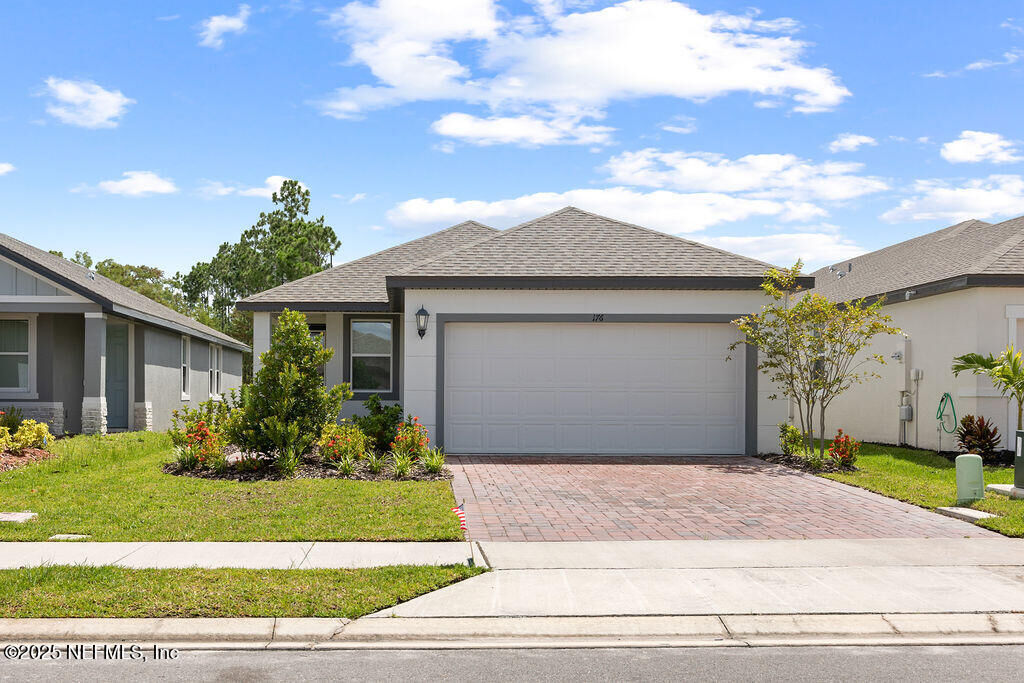 Property Photo: 176 Links Ter Boulevard FL 32124